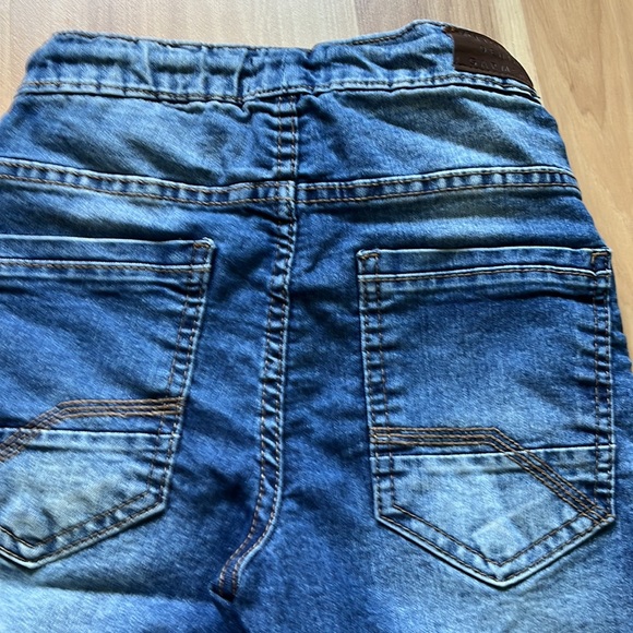 Boys denim shorts, size 128cm, appropriate for 6-8 US. Elastic band and … - Picture 4 of 6